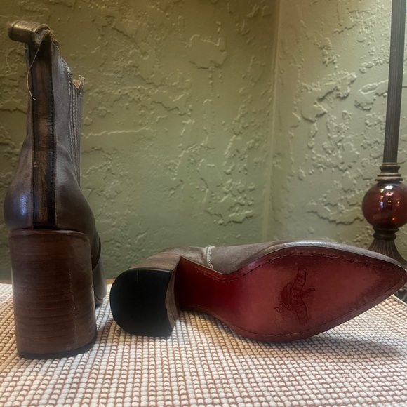 freebird janelle size 8 boots NEVER WORN - Picture 3 of 5